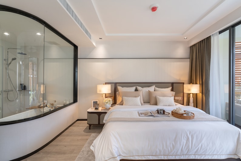 MASTER BEDROOM