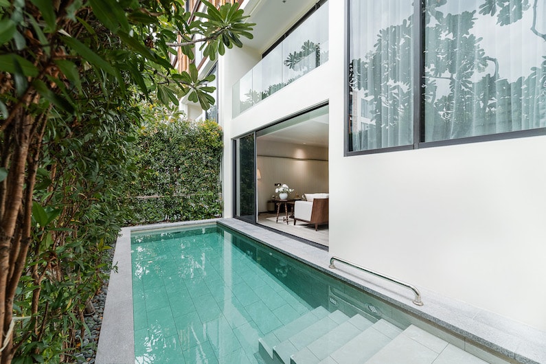 PRIVATE POOL