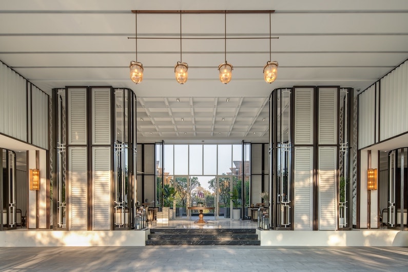 GRAND LOBBY