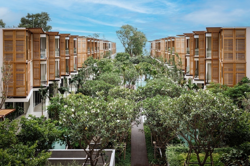 JOGGING TRACK