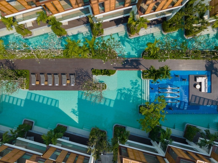 GRAND POOL